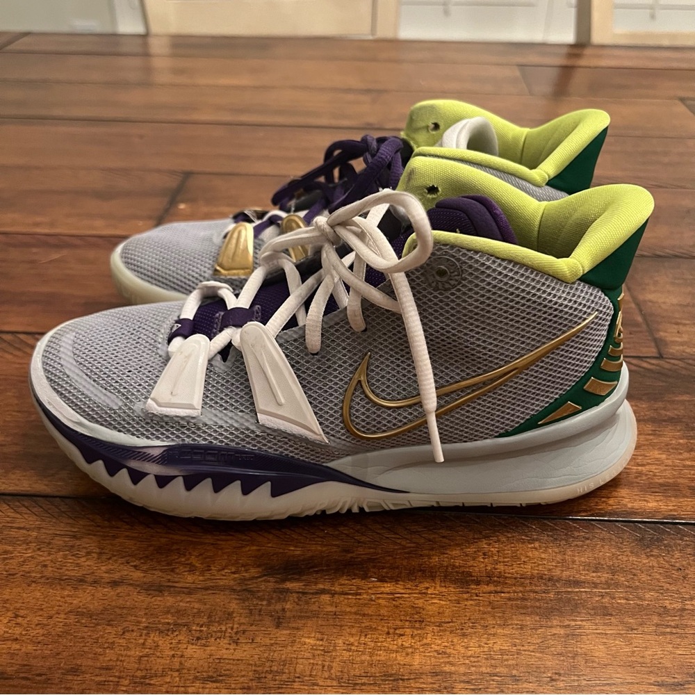 Size 6  Nike Kyrie 7 Multicolor  Size 7.5 Wns.